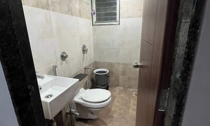 Koregaon Park Apartment | Cozy Riverview 1Bhk House in koregaon park