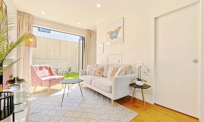 Grey Lynn House | City Gem Greenery Backyard 2BR vs Free Parking AC