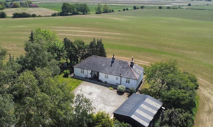 Abbess Roding Cottage | Charming Country cottage