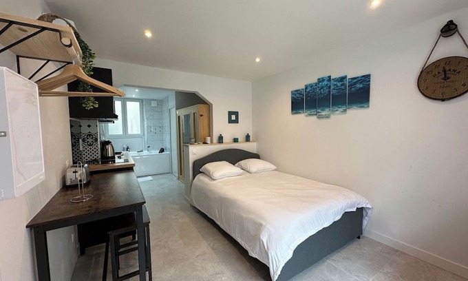 Reims Apartment | Alicante, magnifique "studio spa"
