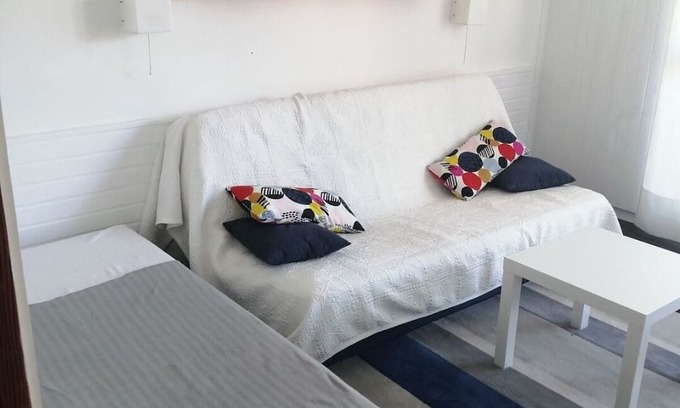Saint-Etienne-en-Devoluy Apartment | Studio 5/6 sleeps at Bois d'Aurouze 7th floor (linen not provided)