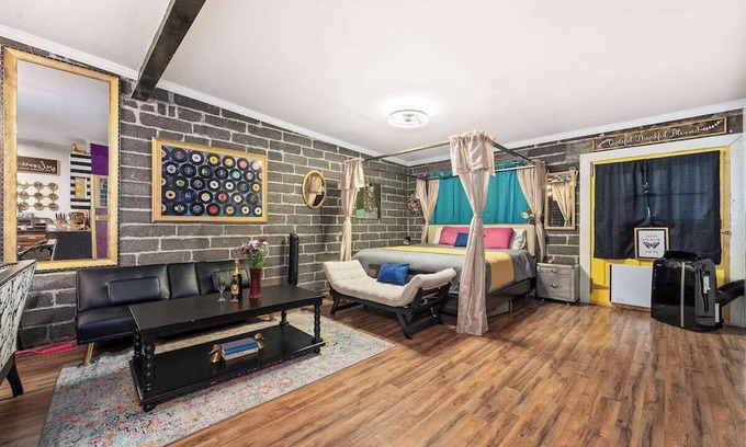 Downtown Harrisburg Apartment | Lavish Loft Open Concept Condo Close to Capitol