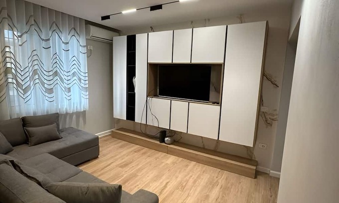 Tirana Apartment | VIVAR APARTMENT 1 in lovely Tiranë with AC, WiFi