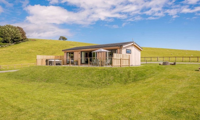 Sandyhills House | Hazel Lodge At Bengairn