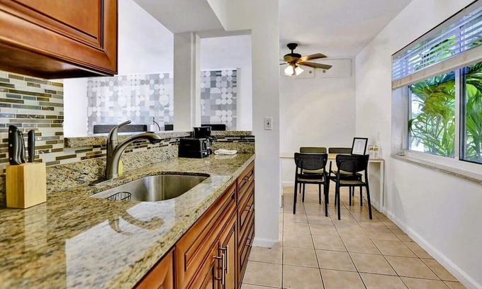 North Beach Apartment | Hollywood Studio | Near Boardwalk | Free Parking