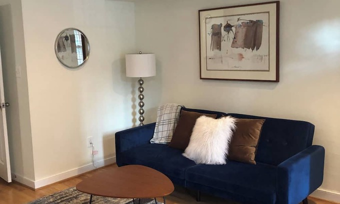 Logan Circle Apartment | A City Gem! 1 Bedroom Apartment in the vibrant Logan Circle Area