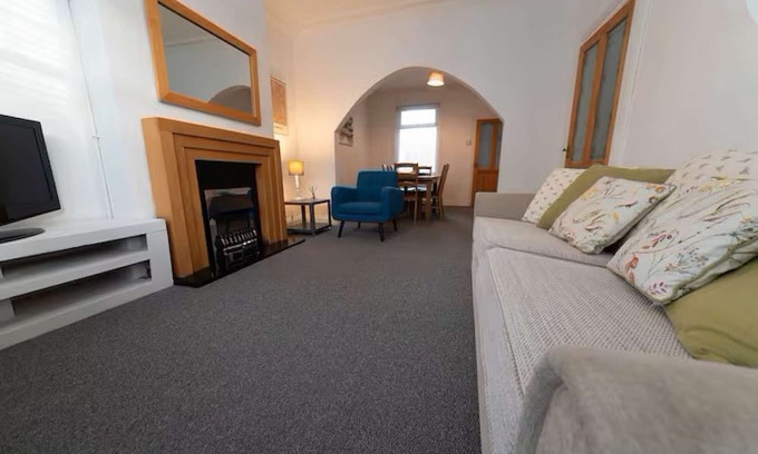 Stockton-on-Tees House | Hampton House Spacious Accommodation In Stockton