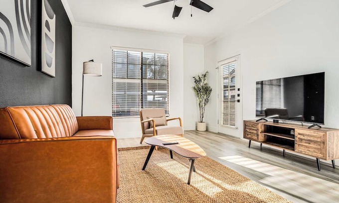 Glendale Apartment | 1BR by Stadium Pool, Parking, Gym 01