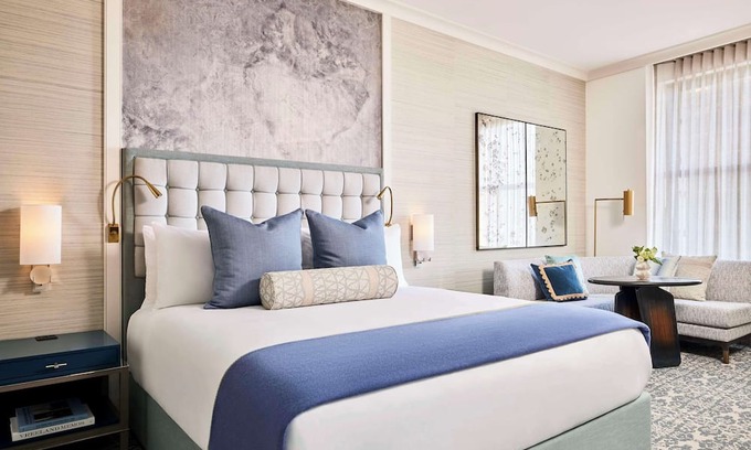 Financial District Hotel | 2 Connecting Suites + Connecting Room at a 5⭐️ Hotel