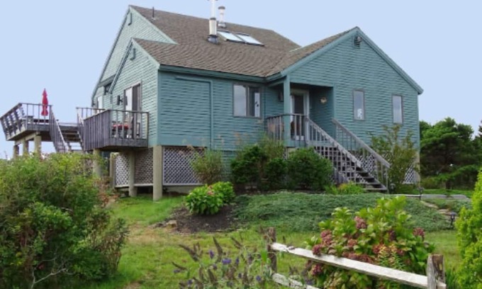North Truro House | Architect Designed home/Private sub-Division/Private Cape Bay Beach Access