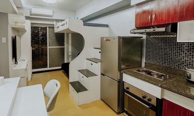 Ermita Condo | Family Room in MNL near Ocean Park, Intramuros, Luneta, US Embassy