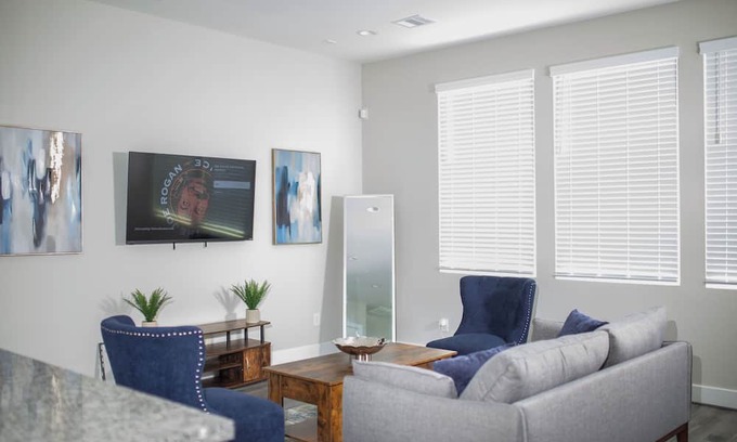 Riverside Terrace House | Vacation home just 3 minutes drive to Houston Zoo