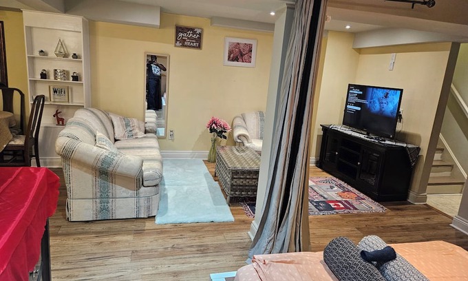 Courtice House | Gorgeous Walkout Basement Apartment Fully Furnished, Seperate Entrance.