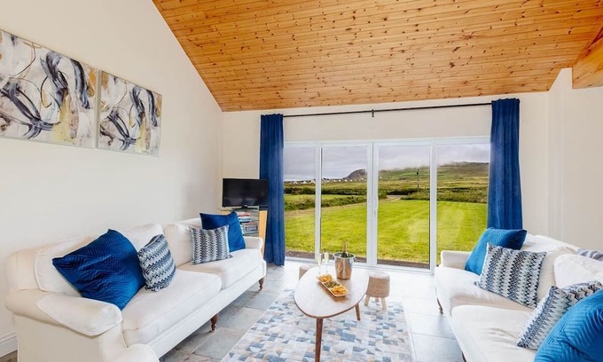 Ballyferriter House | Grianán - 4 bedroom head