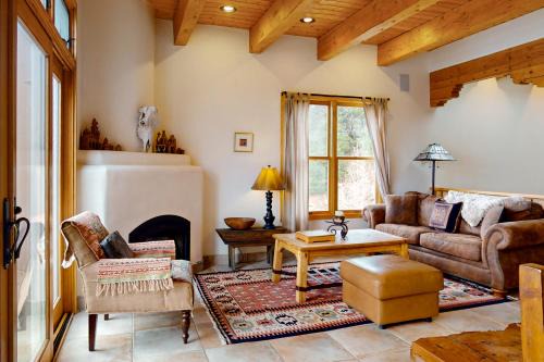 Arroyo Seco Hotel | A Bella Vista Valdez Lodge - Ponderosa, No. 1