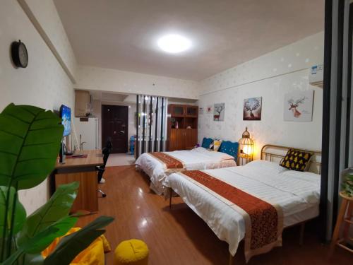 Qiao Kou Apartment | Wuhan Downtown Apartment - Hankou Core Deluxe Suite for 4 People