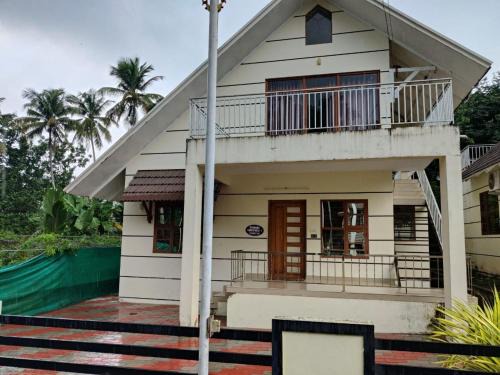 Athirapally Villa | The Royal Nest Villa