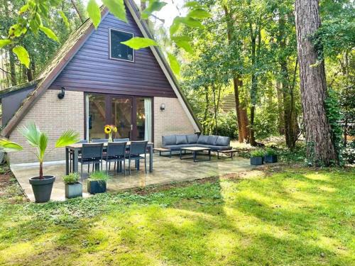 Rekem House | Cozy home near lake & woods
