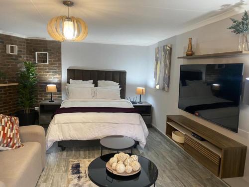 Bezuidenhout Valley Apartment | 163 on Bez