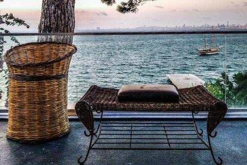Adalar Villa | The Lucky Dreamer