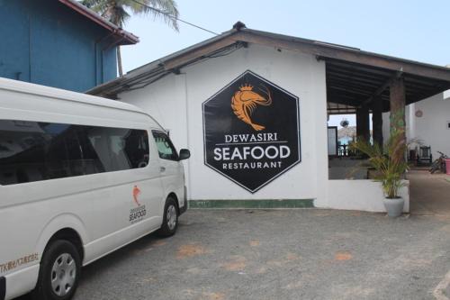Thiranagama Hotel | Dewasiri Beach Hotel